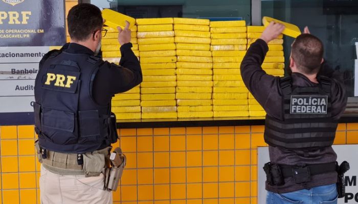 PRF e PF apreendem 82 quilos de cocaína em caixas de doces